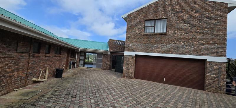 4 Bedroom Property for Sale in Groot Brakrivier Central Western Cape